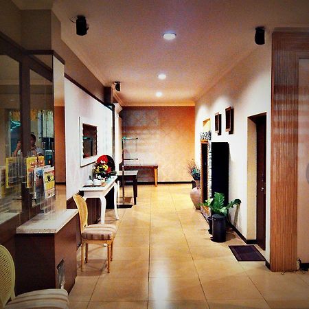 Hotel C3 Semarang Exterior foto