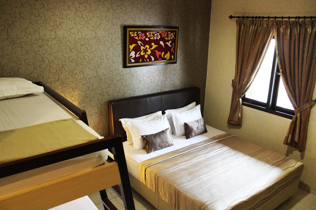 Hotel C3 Semarang Zimmer foto