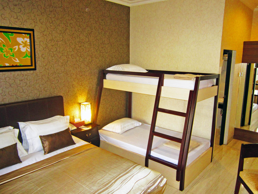 Hotel C3 Semarang Zimmer foto