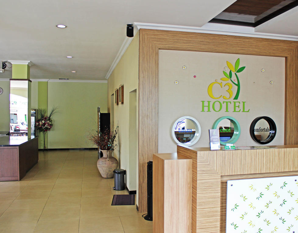 Hotel C3 Semarang Exterior foto
